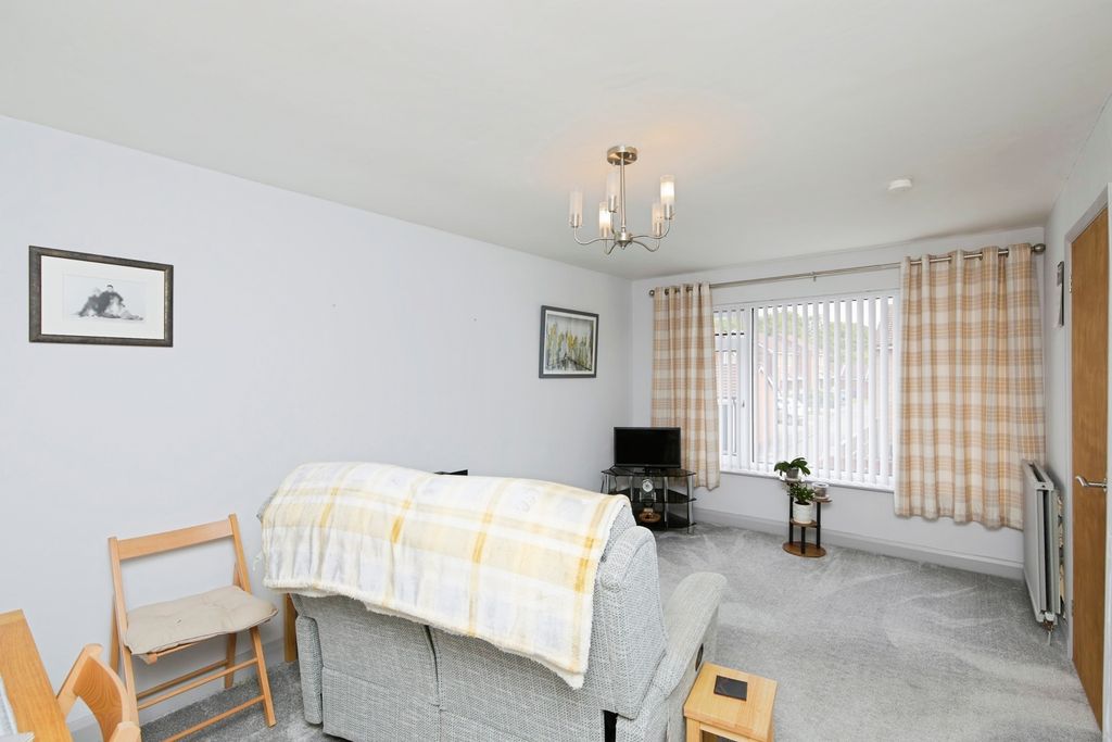 Property photo 3 of 12 Photo