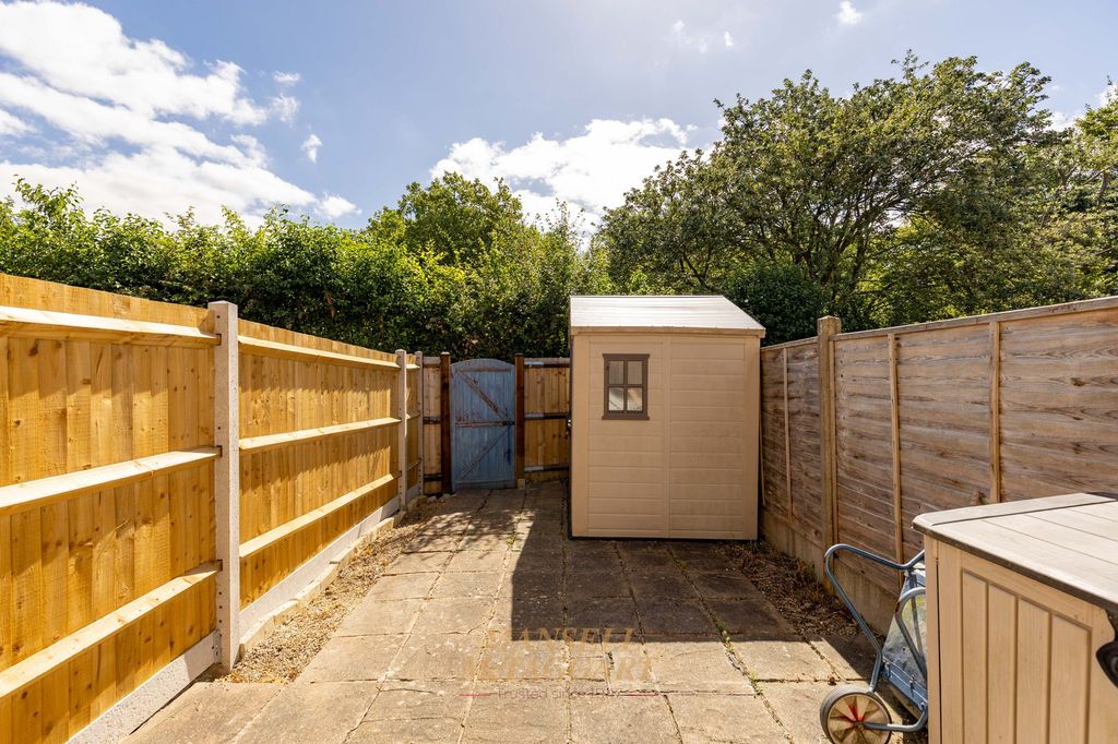 Property photo 2 of 16