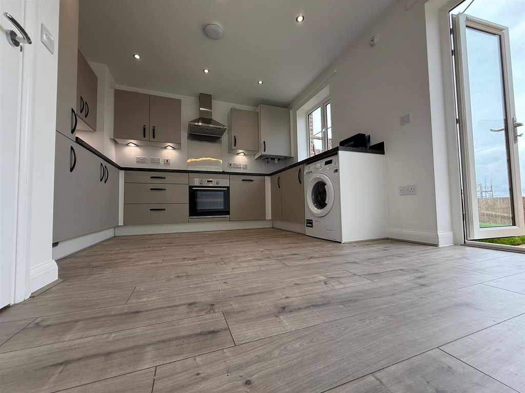 Property photo 3 of 10 50d5889c-509A-47Ac-8538-6E04dc4B41B8 - Copy.Jpg