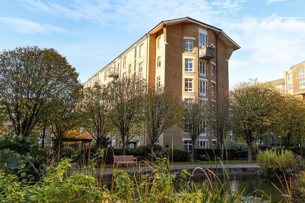 Property photo 1 of 11 Entrance