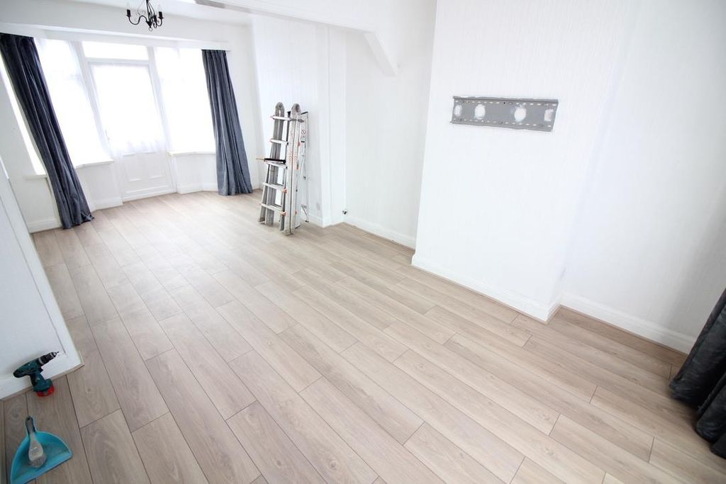 Property photo 2 of 13 70F7293C-931E-4F14-A4D1-F8B97B24Ef4A_1_105_c.Jpeg