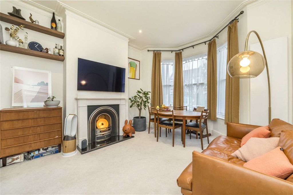 Property photo 2 of 8