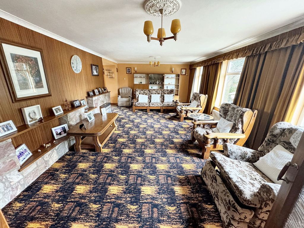 Property photo 3 of 34