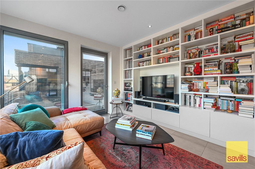 Property photo 3 of 15 Reception