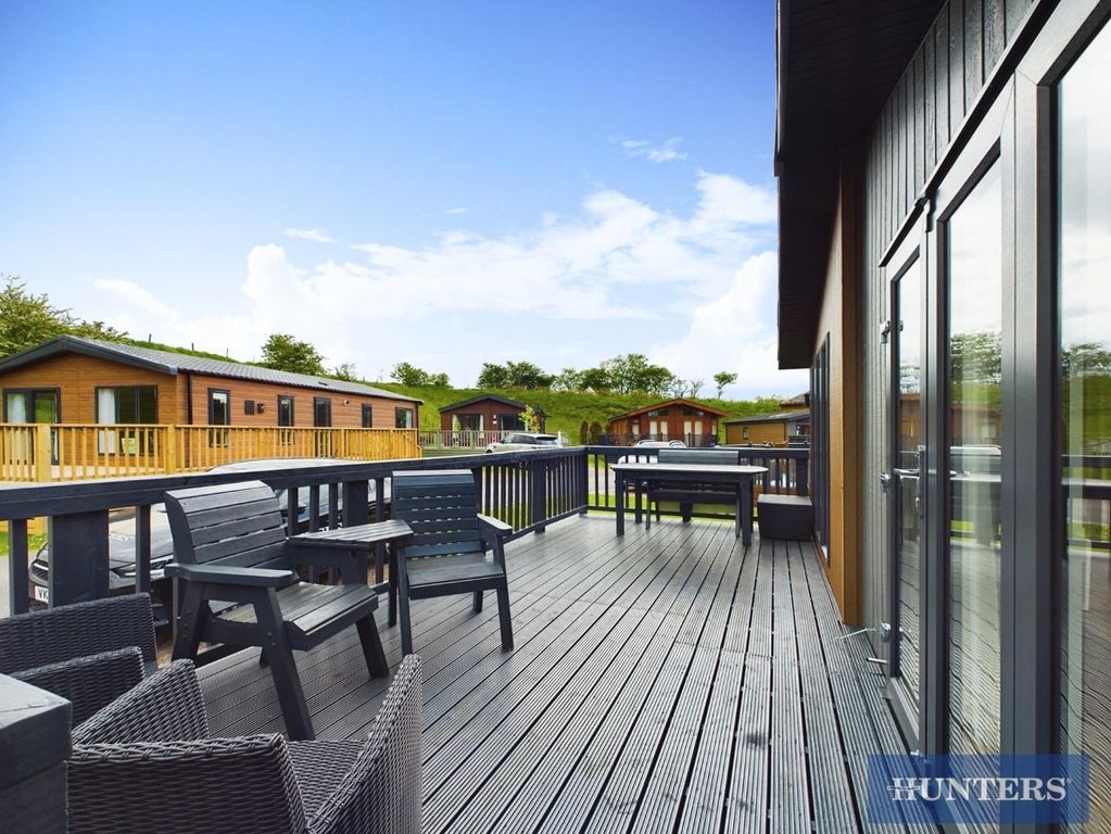 Property photo 2 of 19 Cam01994G0-Pr0045-Still029.Jpg