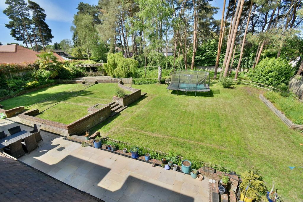 Property photo 2 of 38