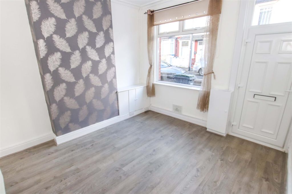 Property photo 2 of 13 Dining Room