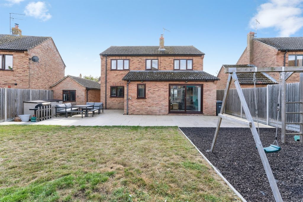 Property photo 3 of 33