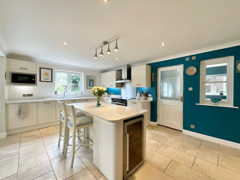 Property photo 2 of 33