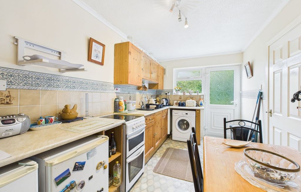 Property photo 2 of 5