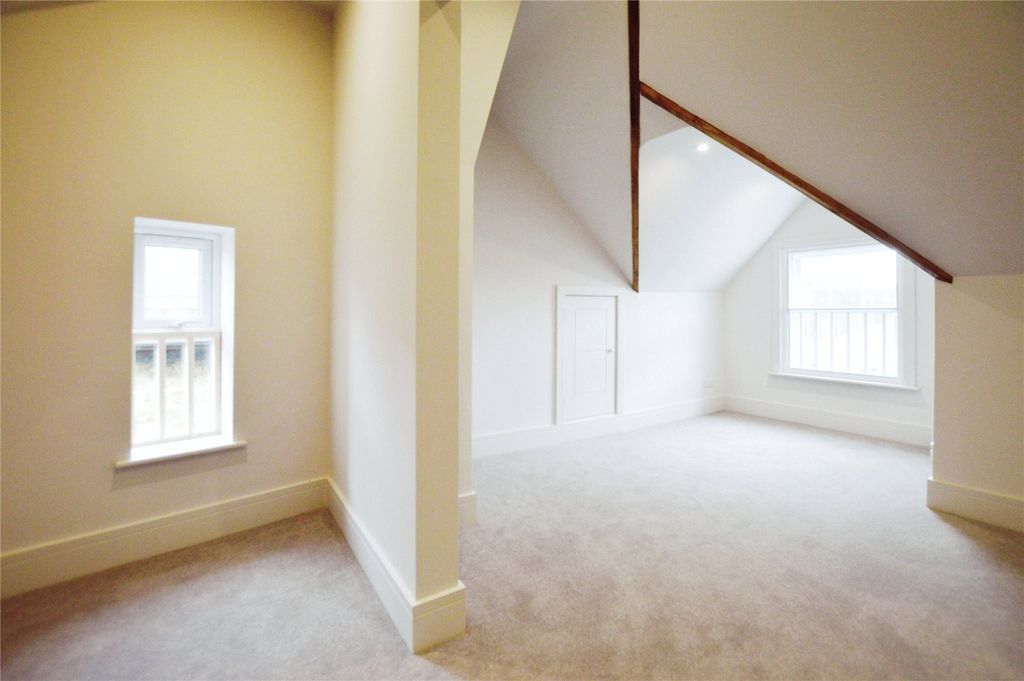 Property photo 2 of 9 Living Area