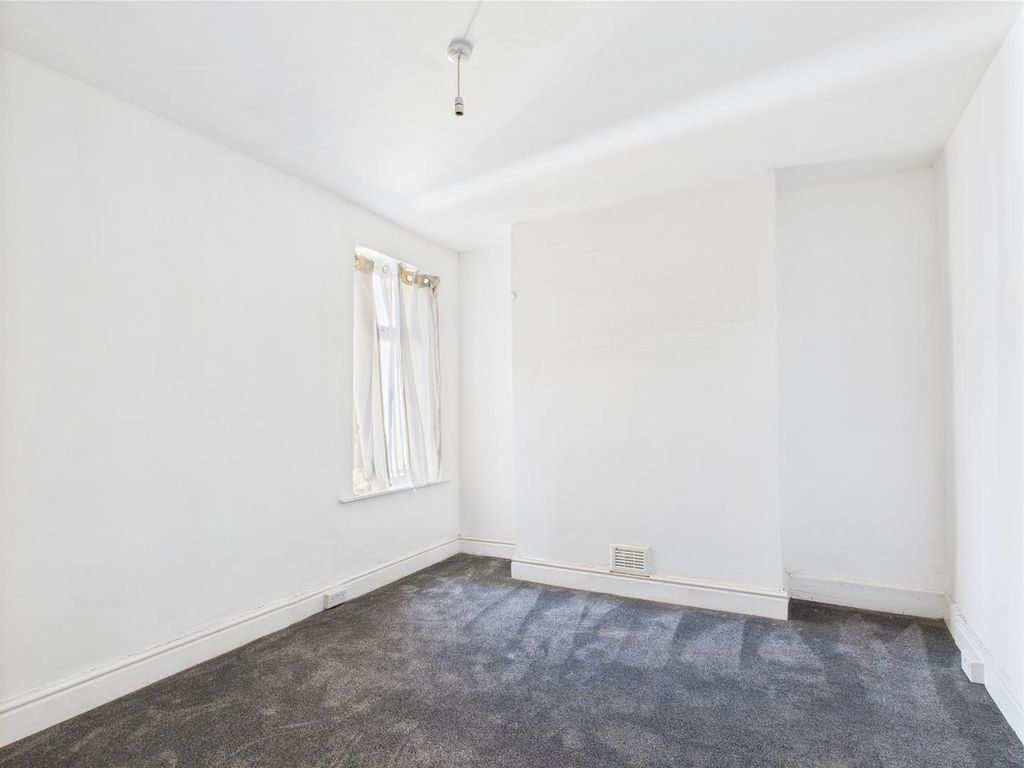 Property photo 3 of 18 Cam03604G0-Pr0027-Still005.Jpg
