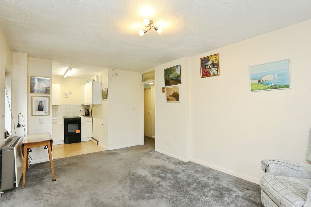 Property photo 3 of 19 Photo