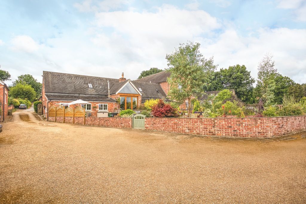 Property photo 1 of 40 4845912