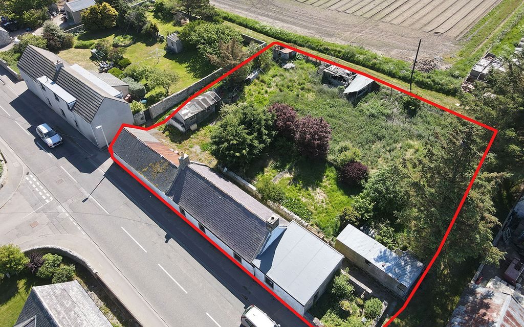Property photo 2 of 32