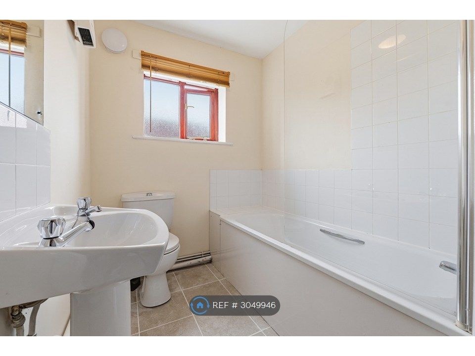 Property photo 2 of 7 Bathroom