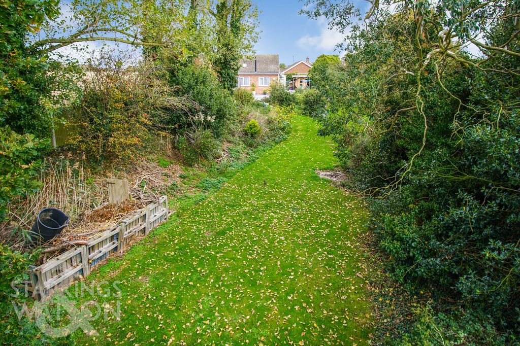 Property photo 1 of 26