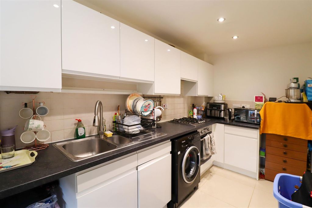 Property photo 2 of 15 Kitchen 2.Jpg