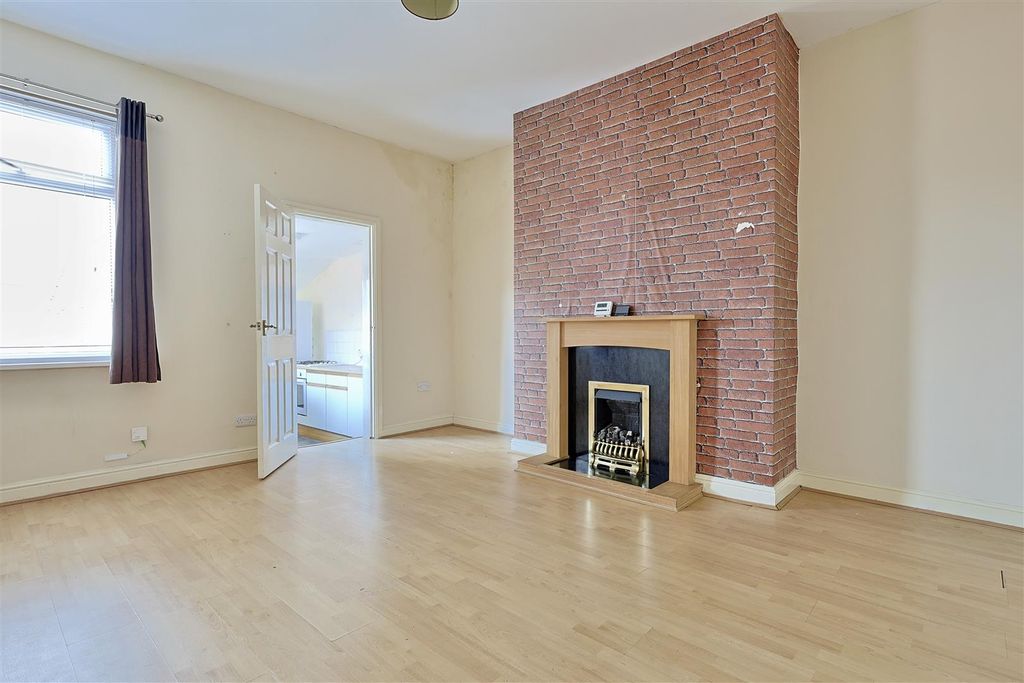 Property photo 2 of 11 E36F8351-3237-406B-A662-3B055F7459C9_1_201_A.Jpeg