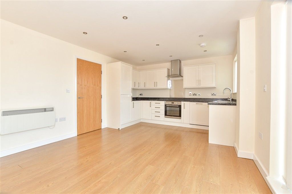 Property photo 2 of 5 Lounge/Kitchen