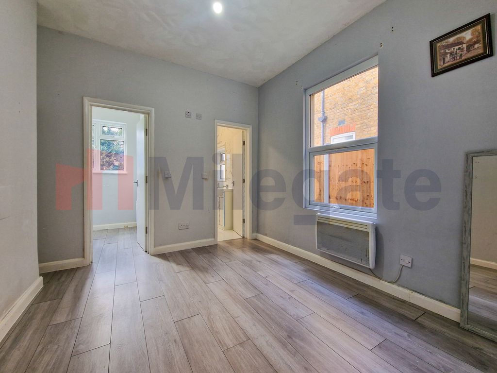 Property photo 2 of 4 Photo 1
