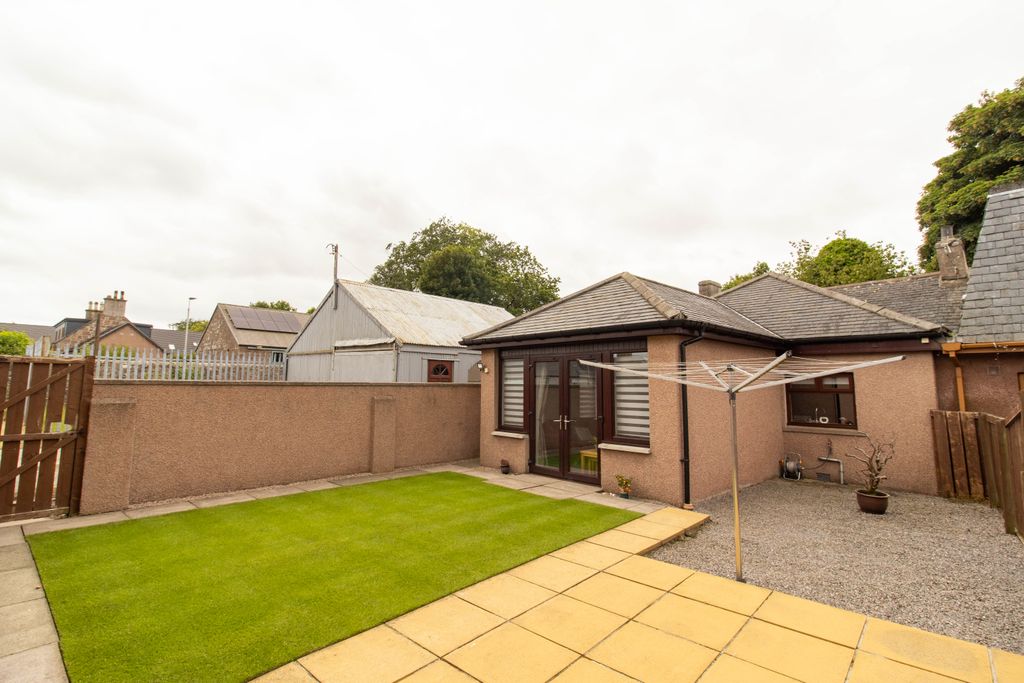 Property photo 2 of 26 Rear Garden