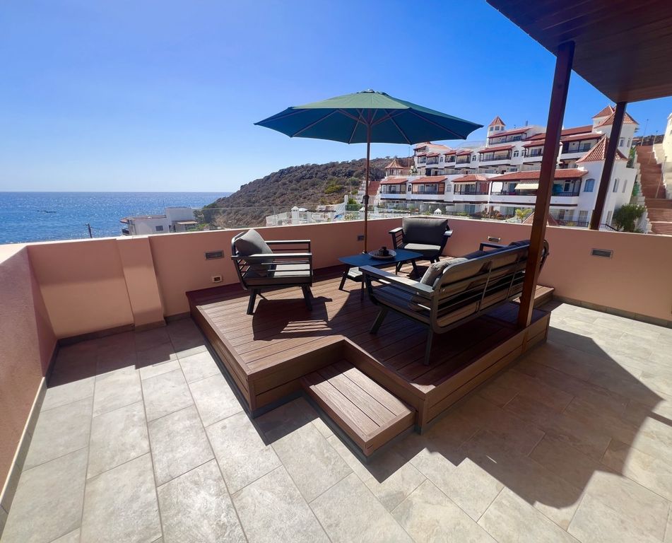 Property photo 1 of 25 Penthouse Apartment In La Caleta