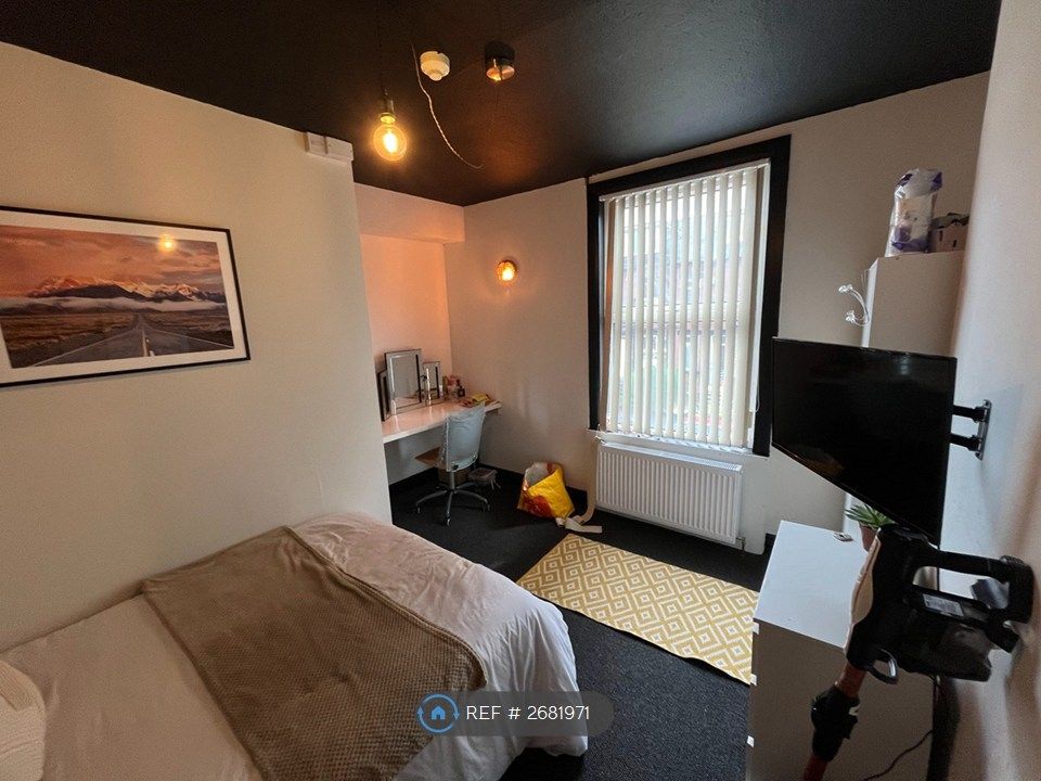 Property photo 1 of 17 Bed 2