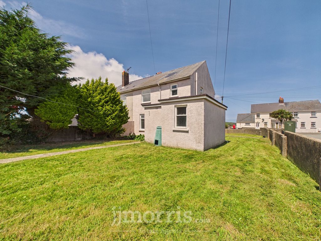 Property photo 2 of 28