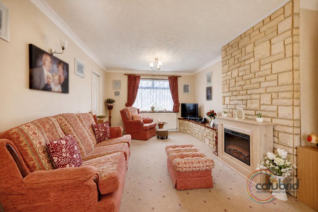 Property photo 3 of 15