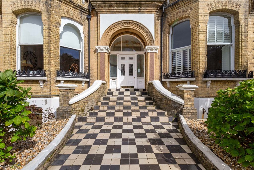 Property photo 1 of 27