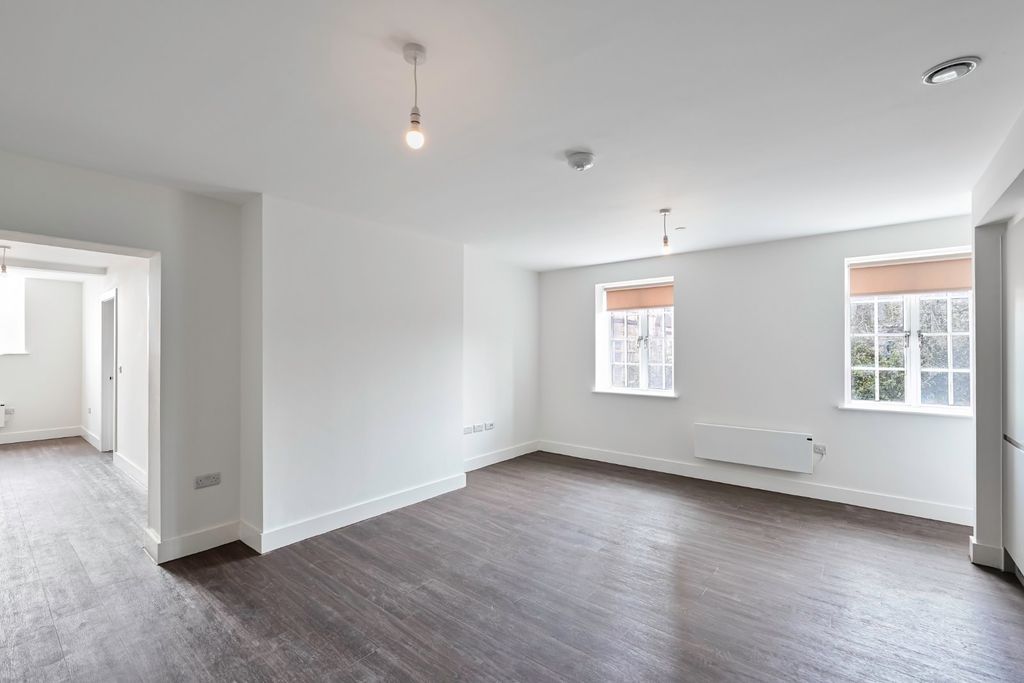 Property photo 2 of 14 Picture No. 12