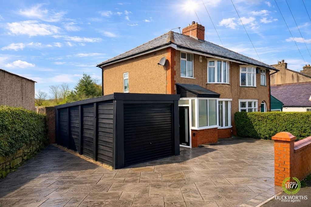 Property photo 1 of 28