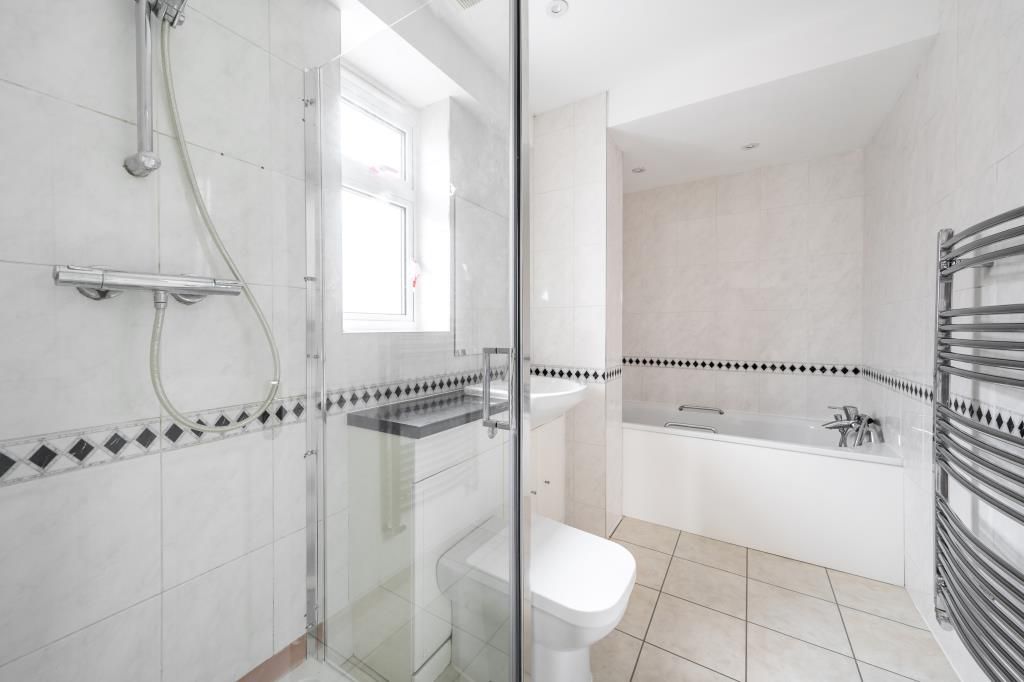 Property photo 3 of 12 Bathroom