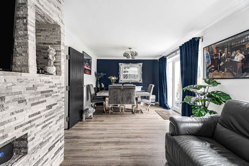 Property photo 2 of 23 Living Room