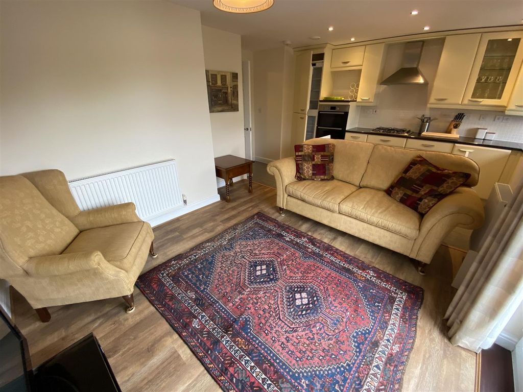 Property photo 3 of 9