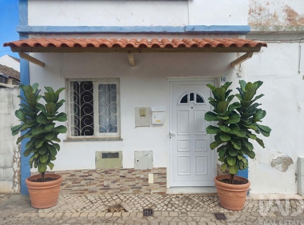 Property photo 3 of 25