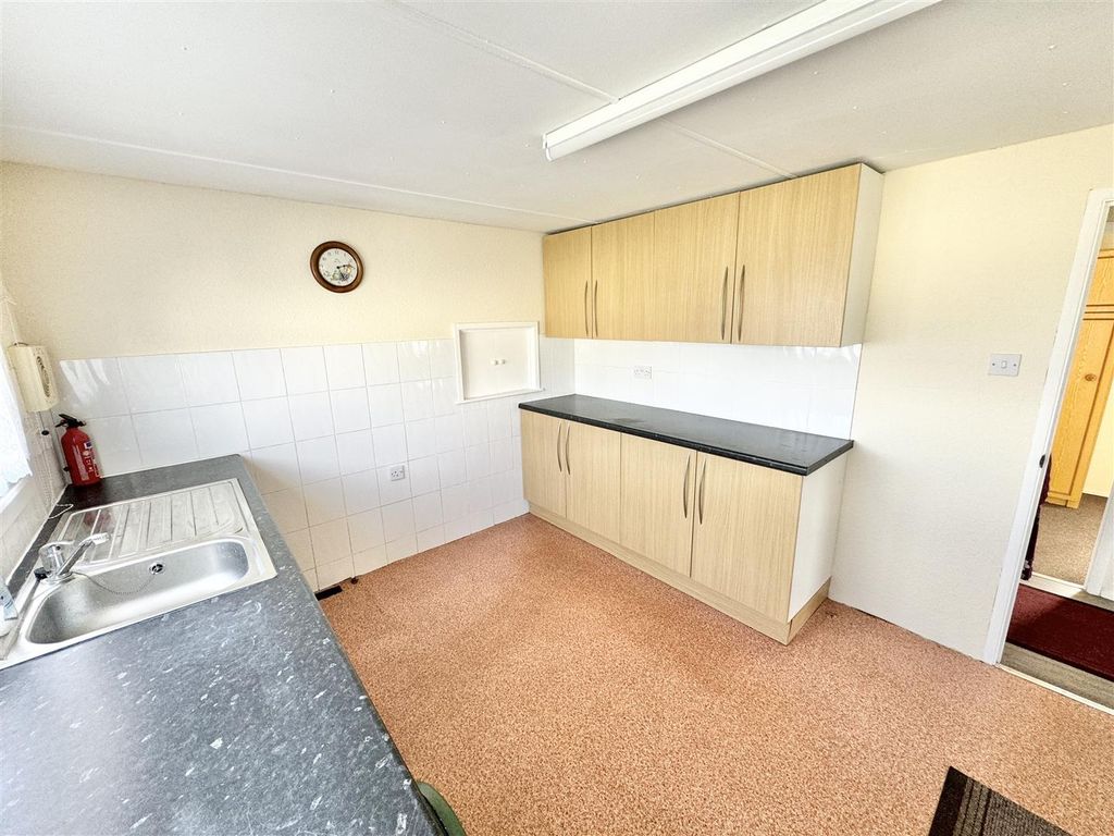 Property photo 2 of 14 Img_1054.Jpg