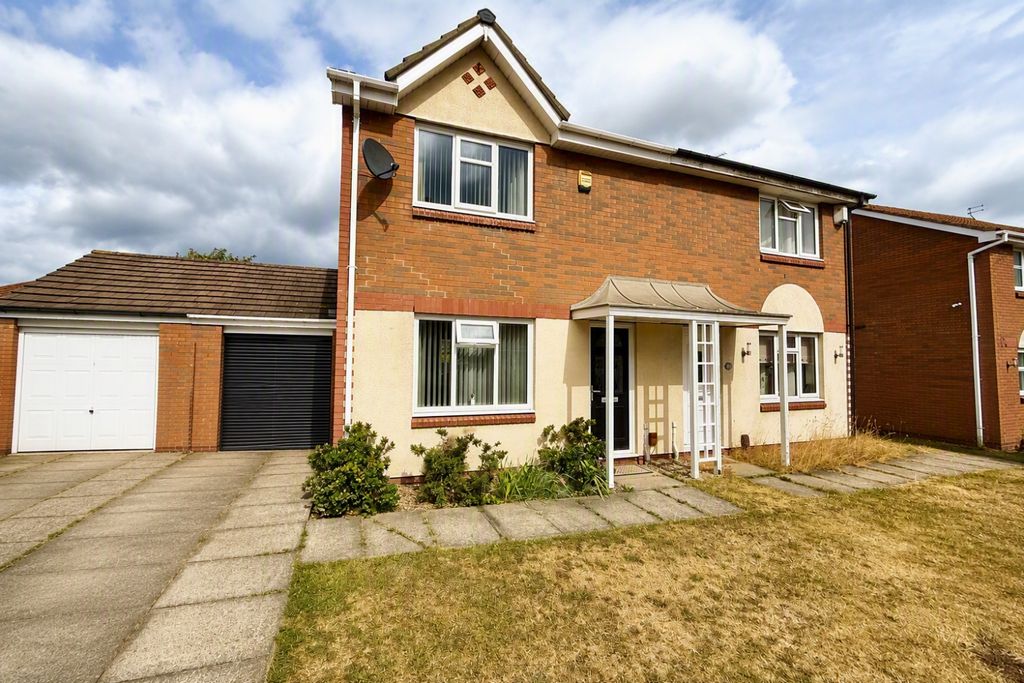 Property photo 1 of 12 Designer (36)