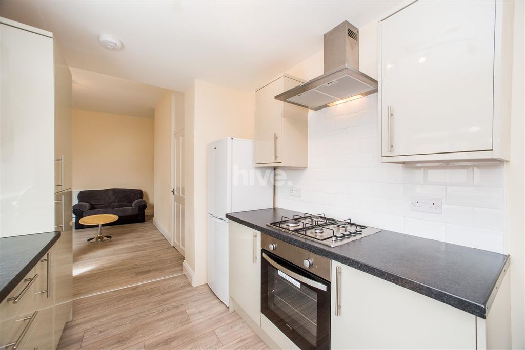 Property photo 2 of 22