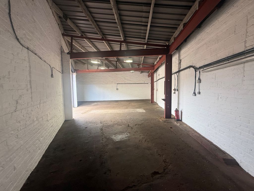 Property photo 2 of 3