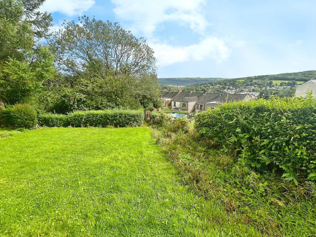 Property photo 3 of 31