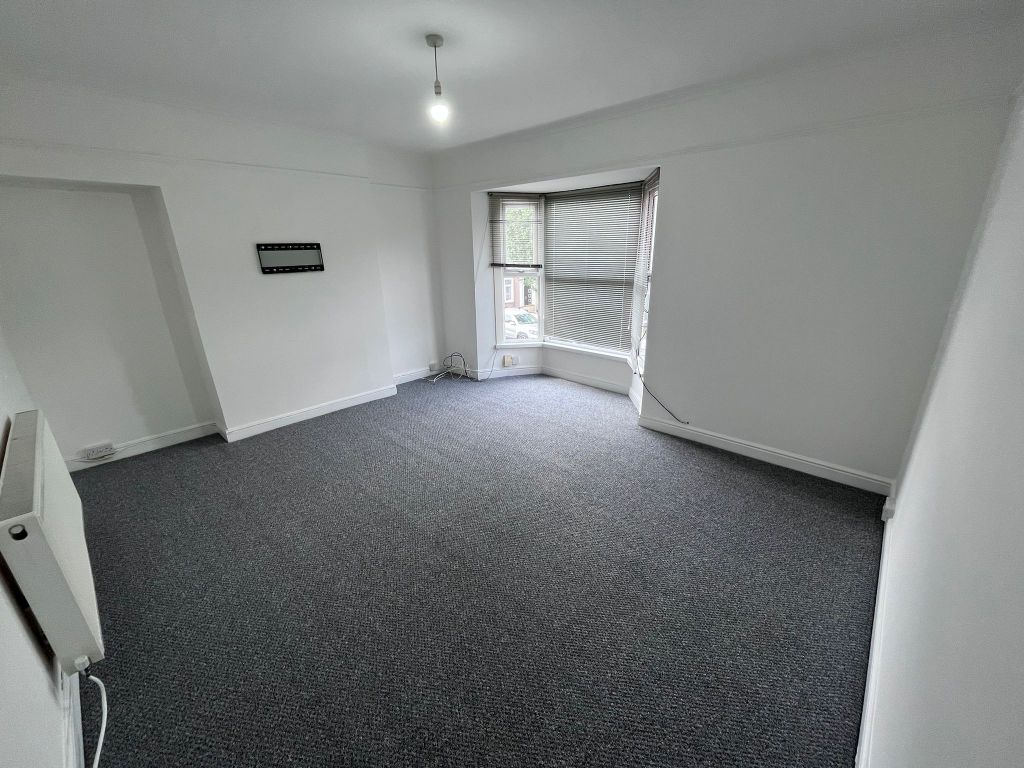 Property photo 2 of 8 Lounge