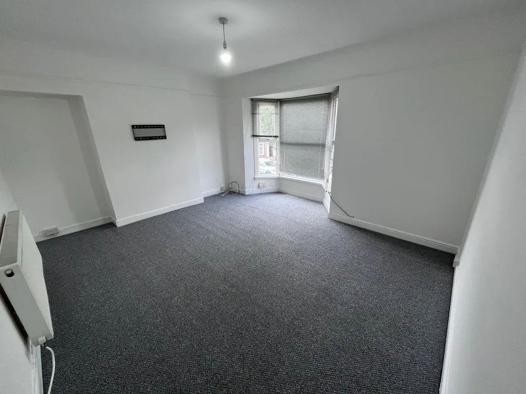 First Floor Flat, St Helens Avenue, Brynmill, Swansea. SA1 - Widok 6