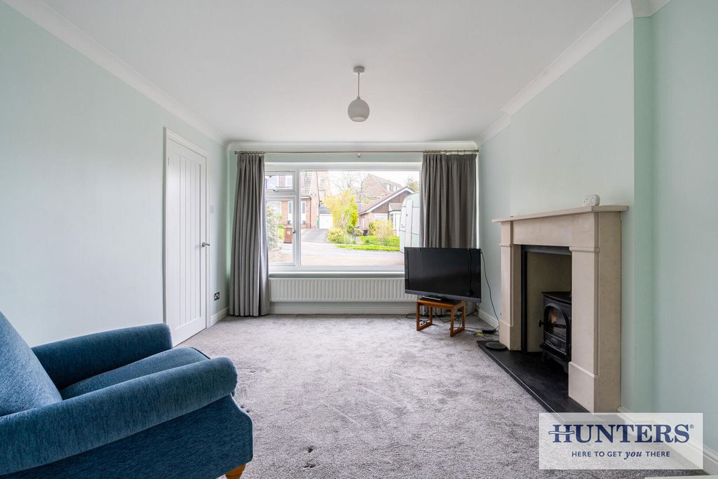 Property photo 2 of 24 Living Room