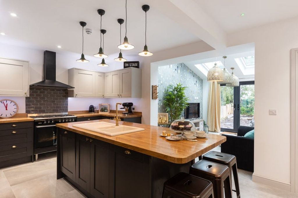 Property photo 3 of 17