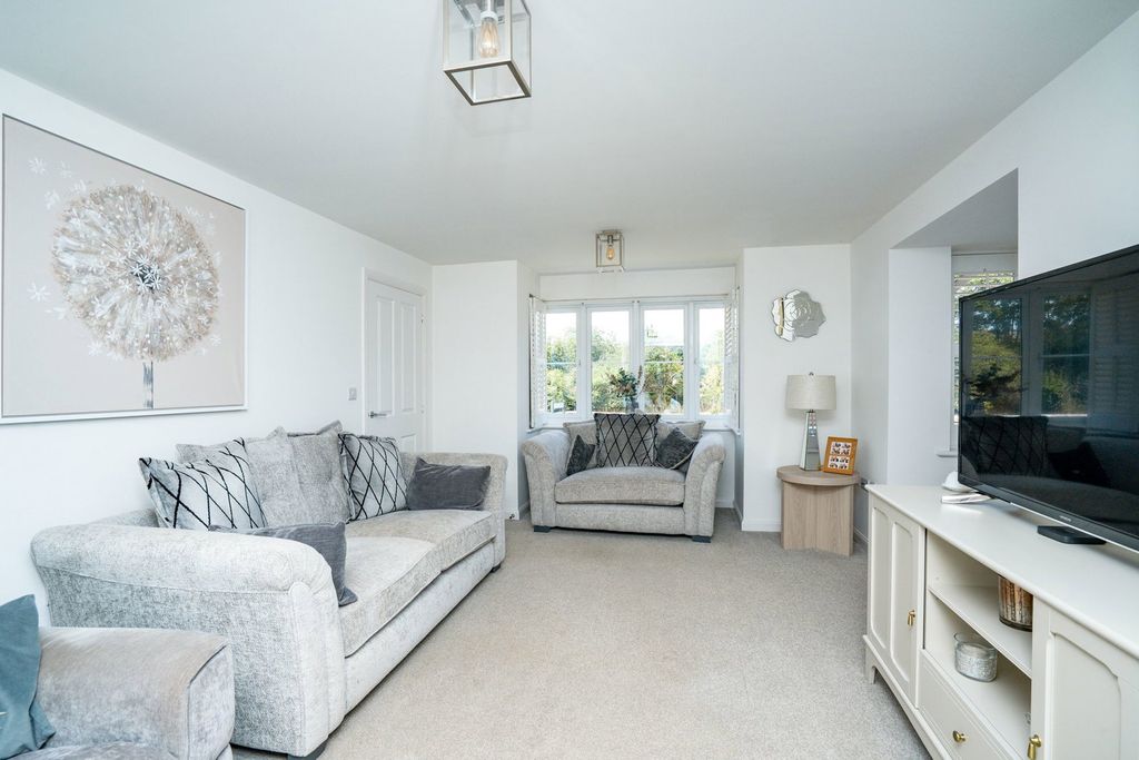 Property photo 3 of 23