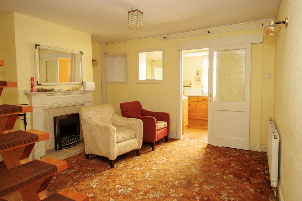 Property photo 3 of 18
