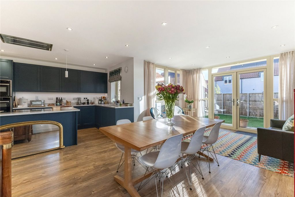 Property photo 3 of 13 Dining Area