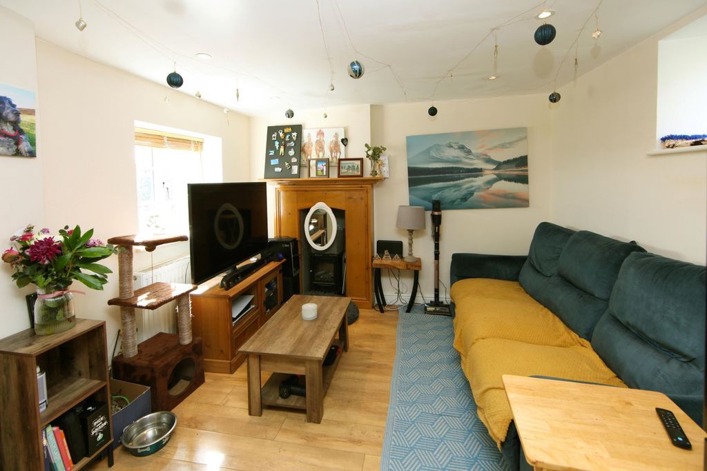 Property photo 3 of 13 Photo 6